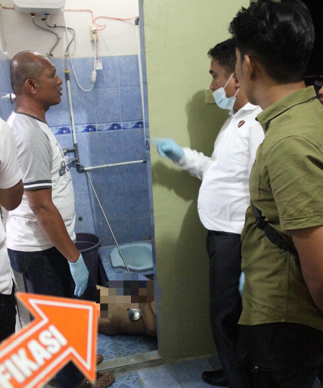 Wisatawan Ditemukan Tewas Di Toilet