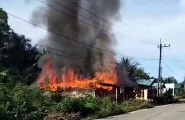 Ditinggal Saat Sedang Memasak, Rumah Warga Di Aceh Singkil Musnah Terbakar