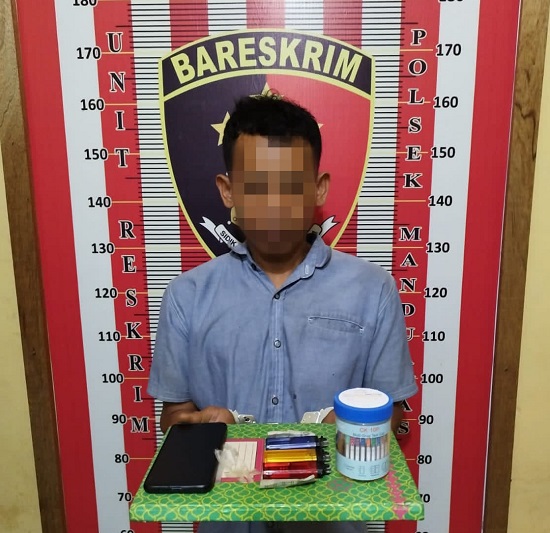 Razia Hiburan Malam, 1 Laki-laki Dan 4 Wanita Diamankan