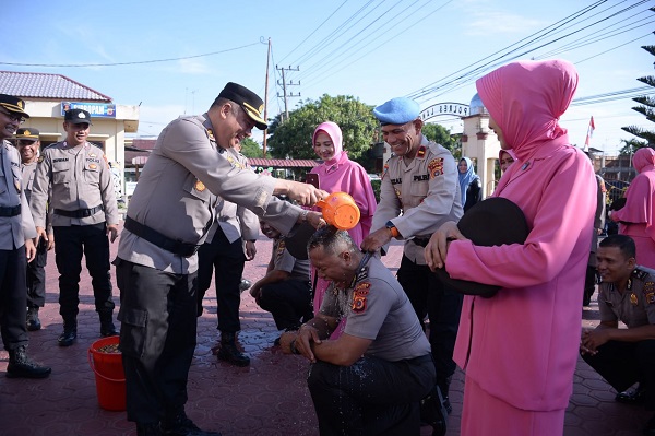41 Personel Polres Langsa Naik Pangkat