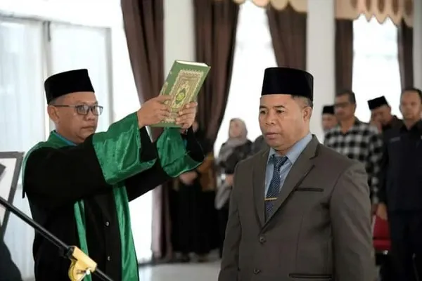 Pj. Bupati Lantik Armansyah Pj Sekda Bener Meriah