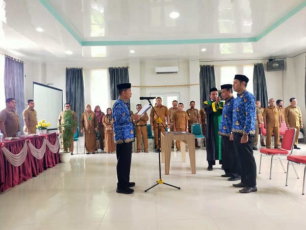 Sekda Lantik Dua Pejabat Disdukcapil Abdya