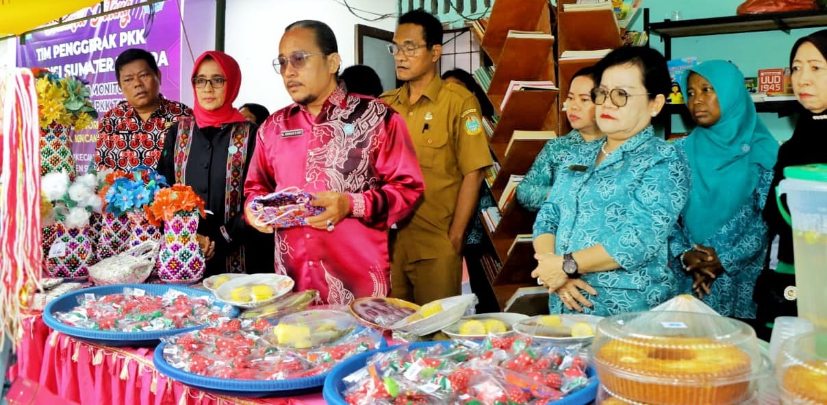 TP PKK Provsu Tinjau Nagori Percontohan Bangga Kencana Kesehatan 2024 Di Simalungun