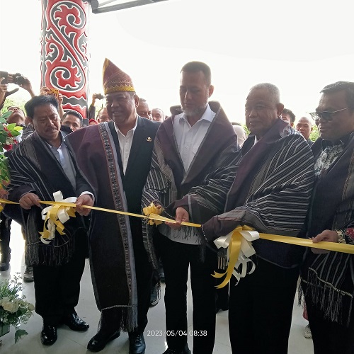 Muhammad Syarif Bando Resmikan Perpustakan Dairi