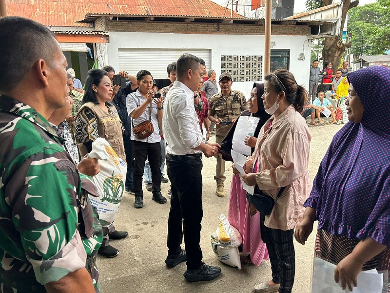Pj Wali Kota Pantau Penyaluran Bantuan Di Kantor Pos Tebingtinggi