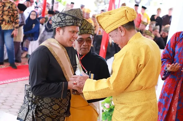 Adlin Tambunan Didapuk Gelar Datuk Wedana Setia Negeri