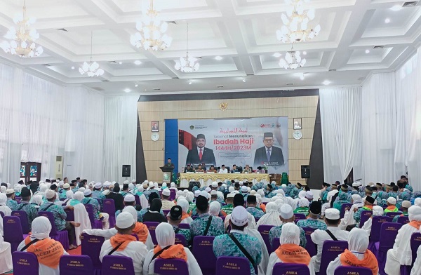 Lepas 211 Calhaj, Pj Bupati Aceh Barat Pesan Jaga Kesehatan