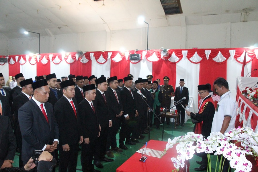 Ketua PN Sibuhuan Lantik 30 Anggota DPRD Palas Periode 2024-2029