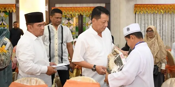 Peringati 18 Tahun Tsunami, Pemerintah Aceh Santuni Puluhan Anak Yatim