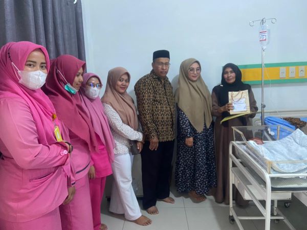 Tiga Bayi Lahir Tepat 17 Agustus Di RSCND