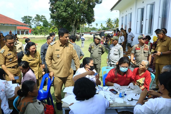 Masyarakat Desa Saornauli Hatoguan Apresiasi Program Bunga Desa