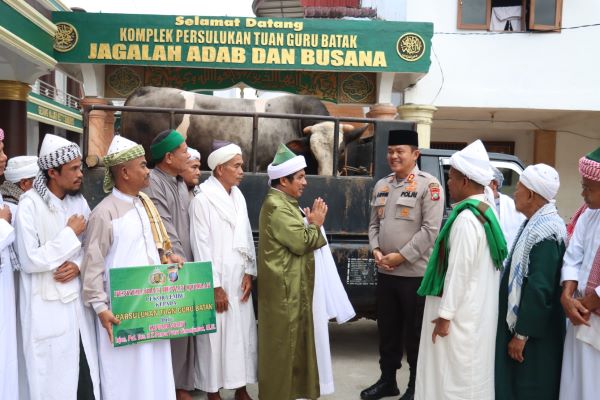 Kapoldasu Sumbang Hewan Qurban Untuk Persulukan Serambi Babussalam