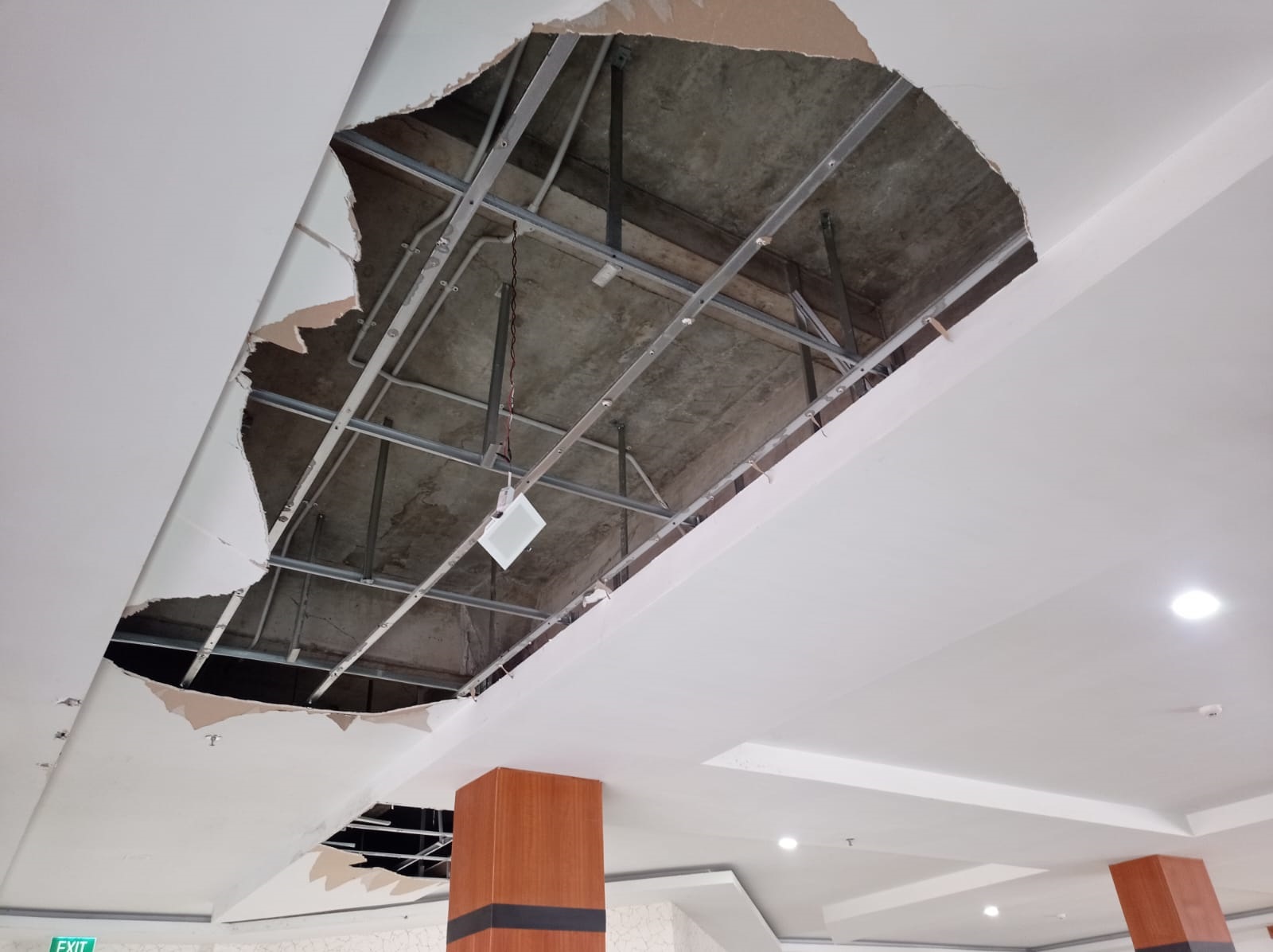 Habiskan Rp45 M, Plafon Gedung Dewan Binjai Ambruk