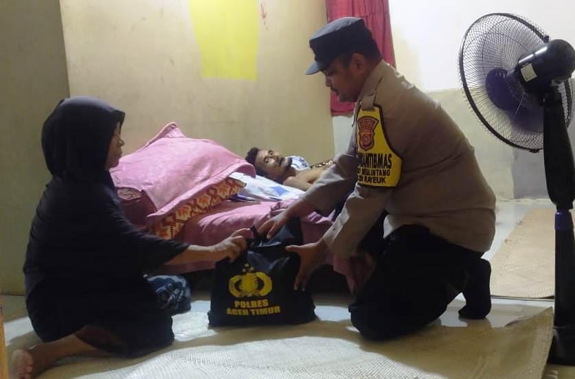 Syukuri Kemerdekaan, Polres Aceh Timur Salurkan 90 Paket Sembako