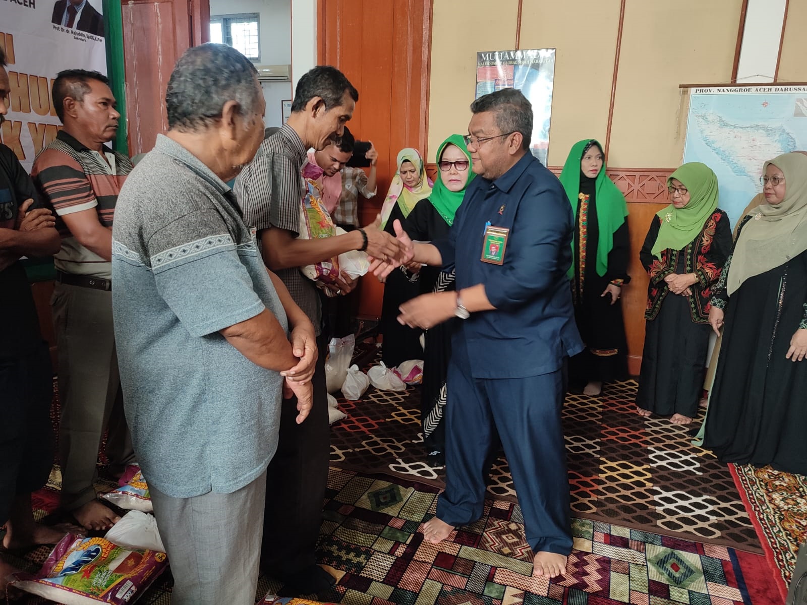 ICMI Aceh Peduli Berbagi Paket Untuk Anak Yatim Dan Dhuafa