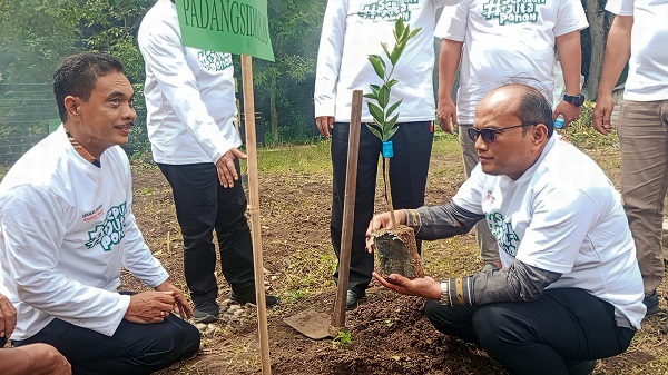 Pj Wali Kota Padangsidimpuan Ajak Warga Jaga Lingkungan