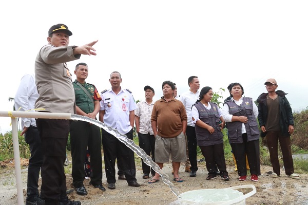 Kapolres Salurkan Bantuan Sumur Bor Dan Pompa Air