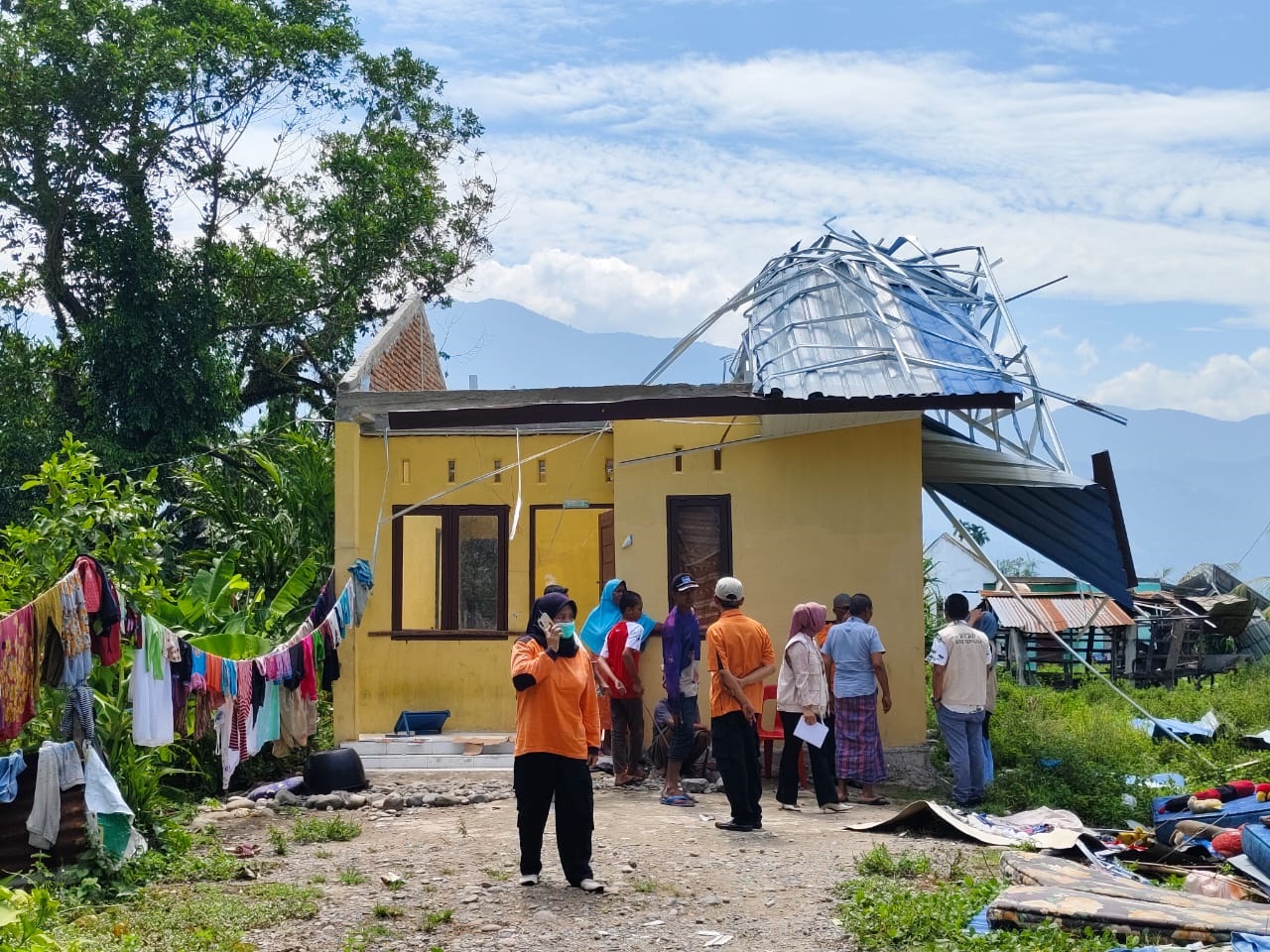 Agara Dilanda Angin Puting Beliung