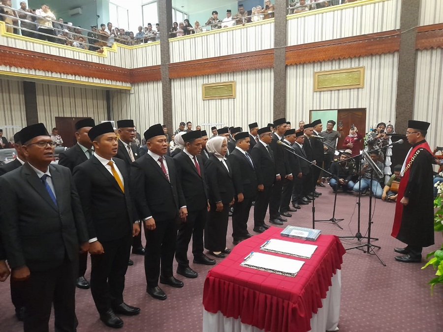 25 Anggota DPRK Dilantik, Amaliun Dan Darto Pimpinan Sementara