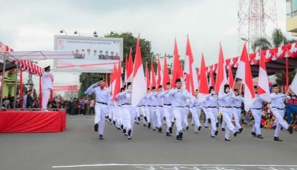 Ribuan Warga Sidimpuan Ikuti Defile HUT Ke-78 RI