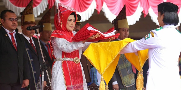 Meski Becek, Pengibaran Bendera Peringatan HUT Ke-78 RI Lancar