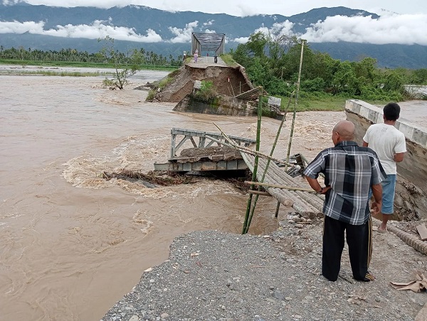 Jembatan Amblas, Hubungan 5 Kecamatan Putus Total