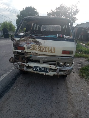 Pengendara Vario Meninggal Ditabrak Bus Sekolah