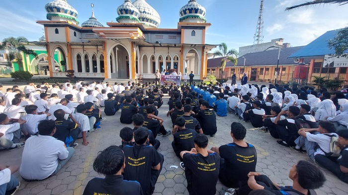 Police Goes To School, Satlantas Polres Simalungun Edukasi Siswa SMK UISU Berlalu Lintas