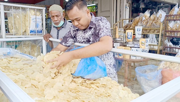 Harga Emping Melinjo Masing Tinggi