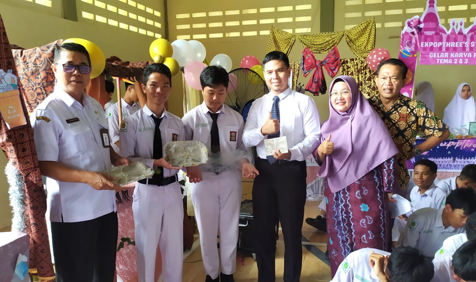 SMA Nurul 'Ilmi Padangsidimpuan Ciptakan Bioplastik Dari Singkong Dan Biji Salak