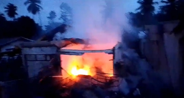 6 Kios Terbakar Di Nagan Raya 