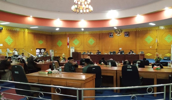 Paripurna Penetapan Anggota KIP Aceh Tamiang Memanas