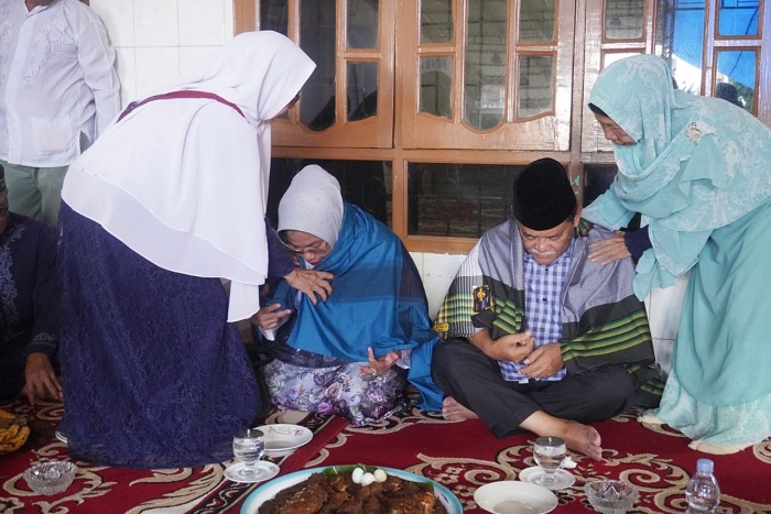 Diupa-upa Bersama Istri, Yusuf Siregar: Ini Menjadi Semangat Baru