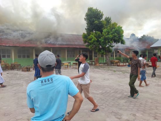 Lima Ruangan SD Dan Tiga Rumah Hangus Terbakar Di Agara