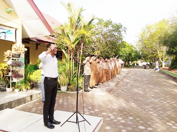 Dua Alumni Sambangi SMA Negeri 1 Manyak Payed
