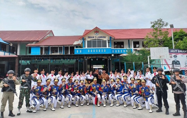 Danki Brimob Motivasi Siswa SMAN 3 Langsa