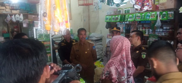 Pj Wali Kota Langsa Tinjau Ketersediaan Pupuk Subsidi