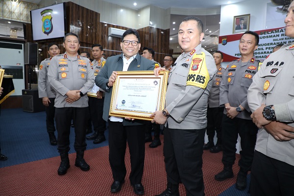 Kapolres Langkat Dapat Penghargaan Dari Ombudsman RI 