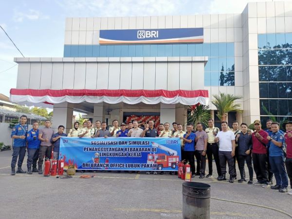 BRI Lubukpakam Simulasi Penanganan Kebakaran