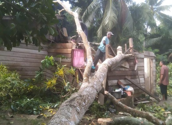 19 Unit Rumah Rusak Diterjang Angin Kencang