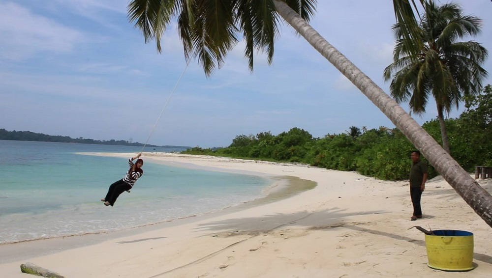 Eksotisnya Pasir Putih Dan Penangkaran Penyu Di Wisata Pasi Bakelok Pulau Banyak