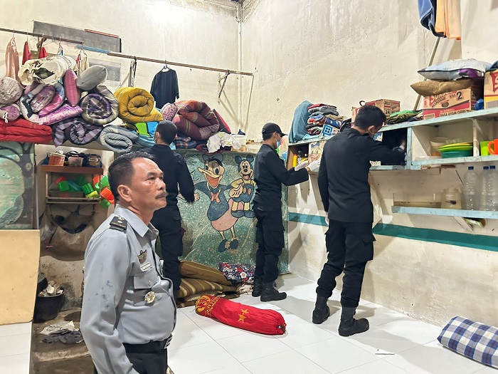Antisipasi Gangguan Kamtib, Lapas Labuhanruku Razia Kamar Hunian