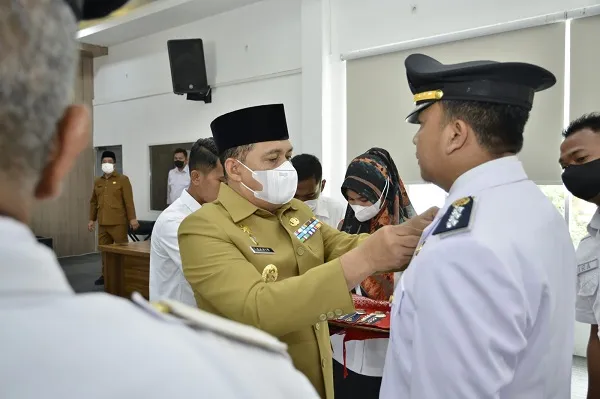 Bupati Batubara Zahir Lantik 24 Pejabat
