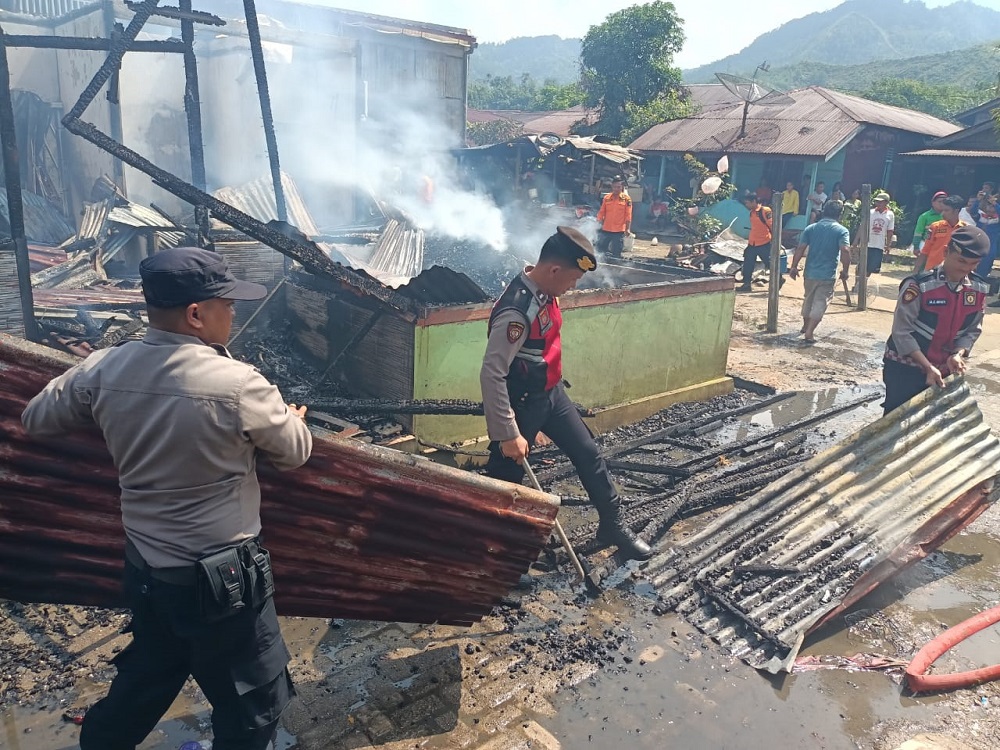 4 Rumah Di Tapteng Hangus Terbakar
