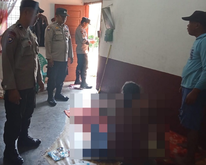 Mayat Pria Ditemukan Di Dalam Rumah