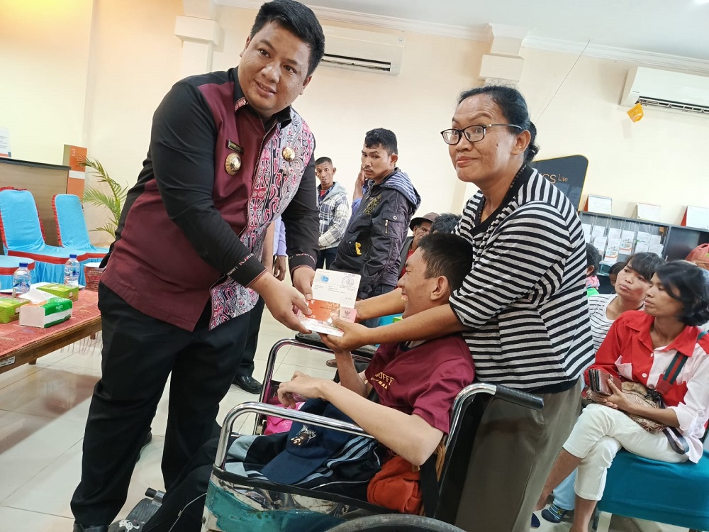 Penyandang Disabilitas Dan Anak Terlantar Peroleh Bansos