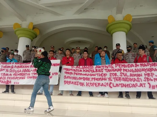 Gabungan Elemen Unjukrasa Minta Debt Collector Ditangkap