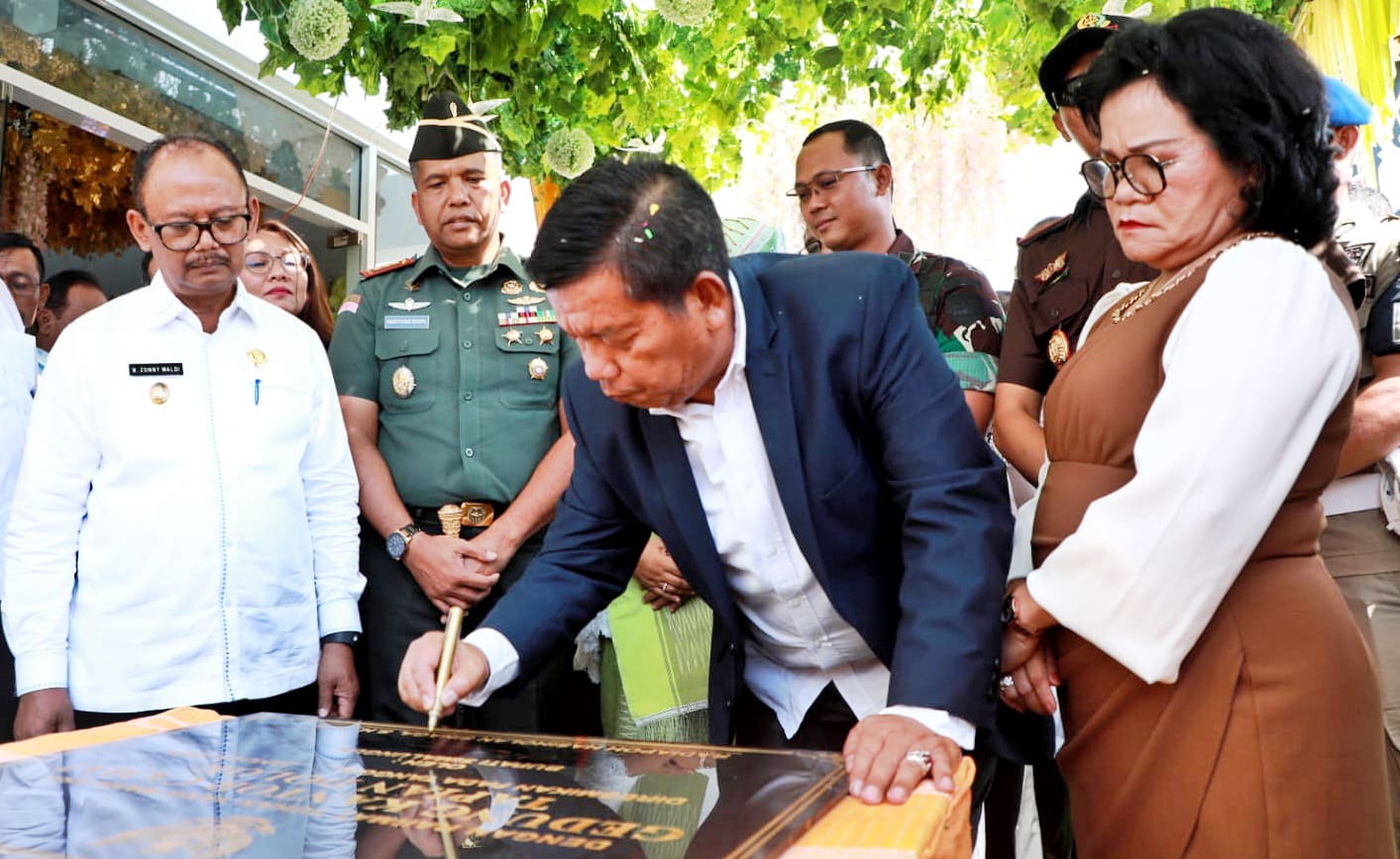 Kantor Camat Tapian Dolok Diresmikan, Ini Pesan Bupati Radiapoh H Sinaga