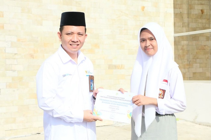Momen Hari Listrik Nasional Dan Sumpah Pemuda, 10 Pelajar Terima Beasiswa Dari IP