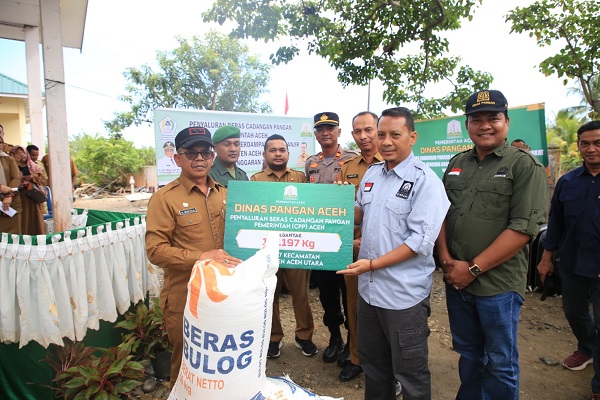 Setelah Setahun, Korban Banjir Aceh Utara Terima Bantuan Beras